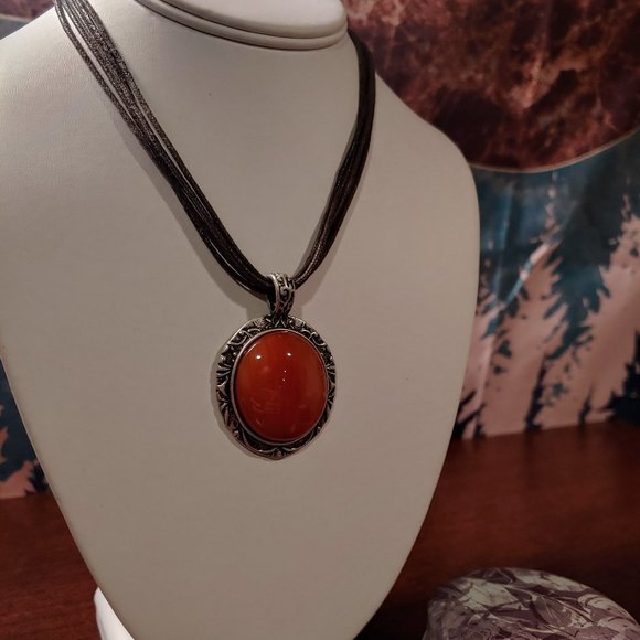 Red Oval Necklace - Picture 4 of 6